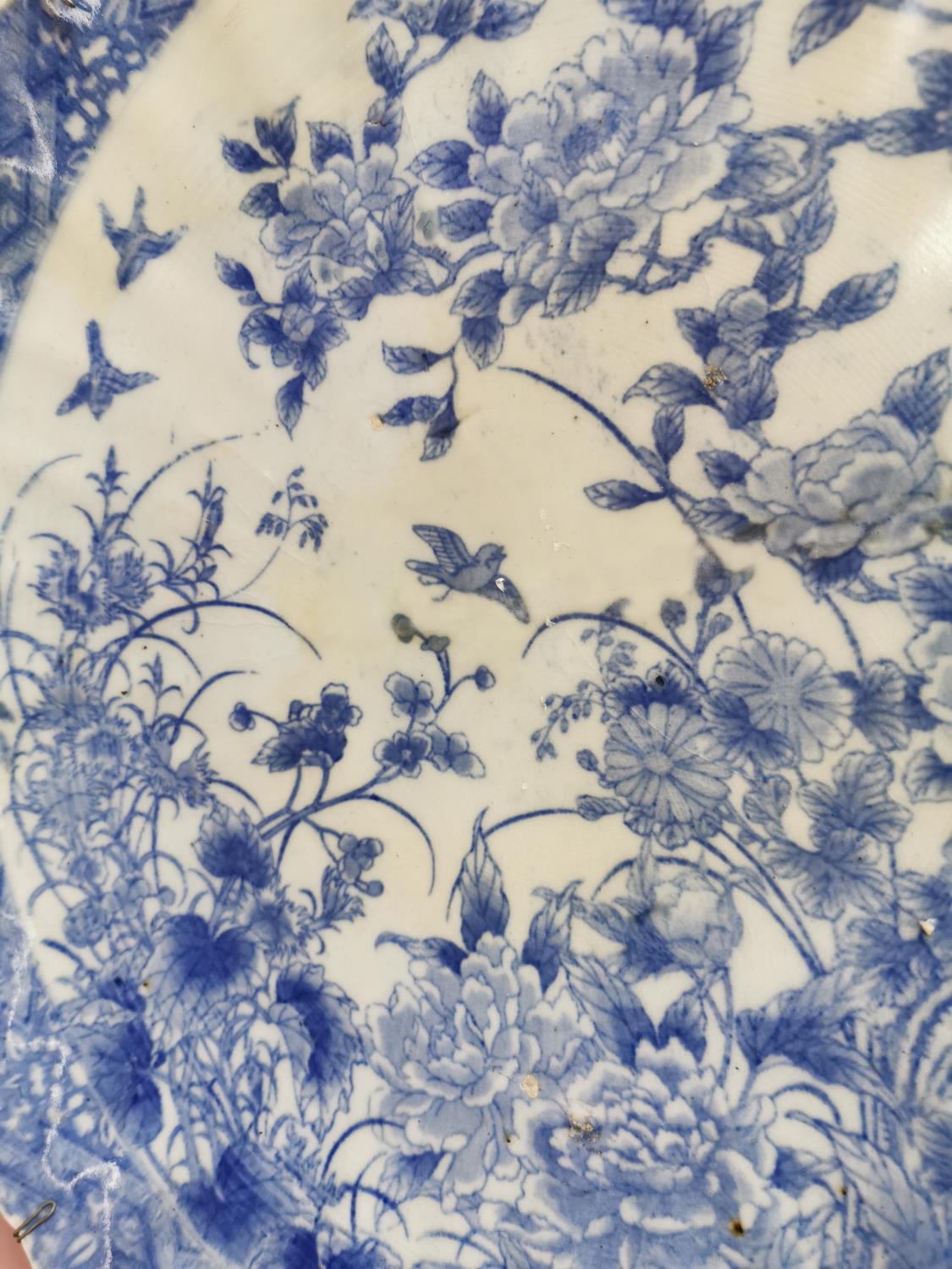 Chinese 19th C. blue and white ceramic charger. - Bild 2 aus 2