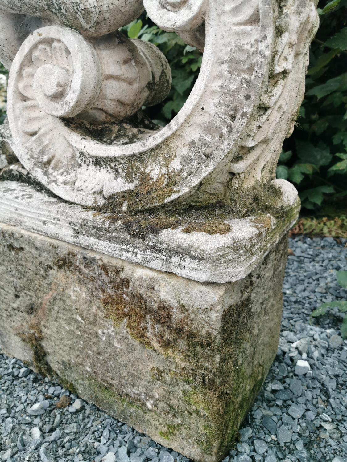 Pair of early 20th C. moulded stone Putti. - Bild 4 aus 5