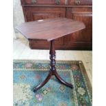 Georgian mahogany lamp table.