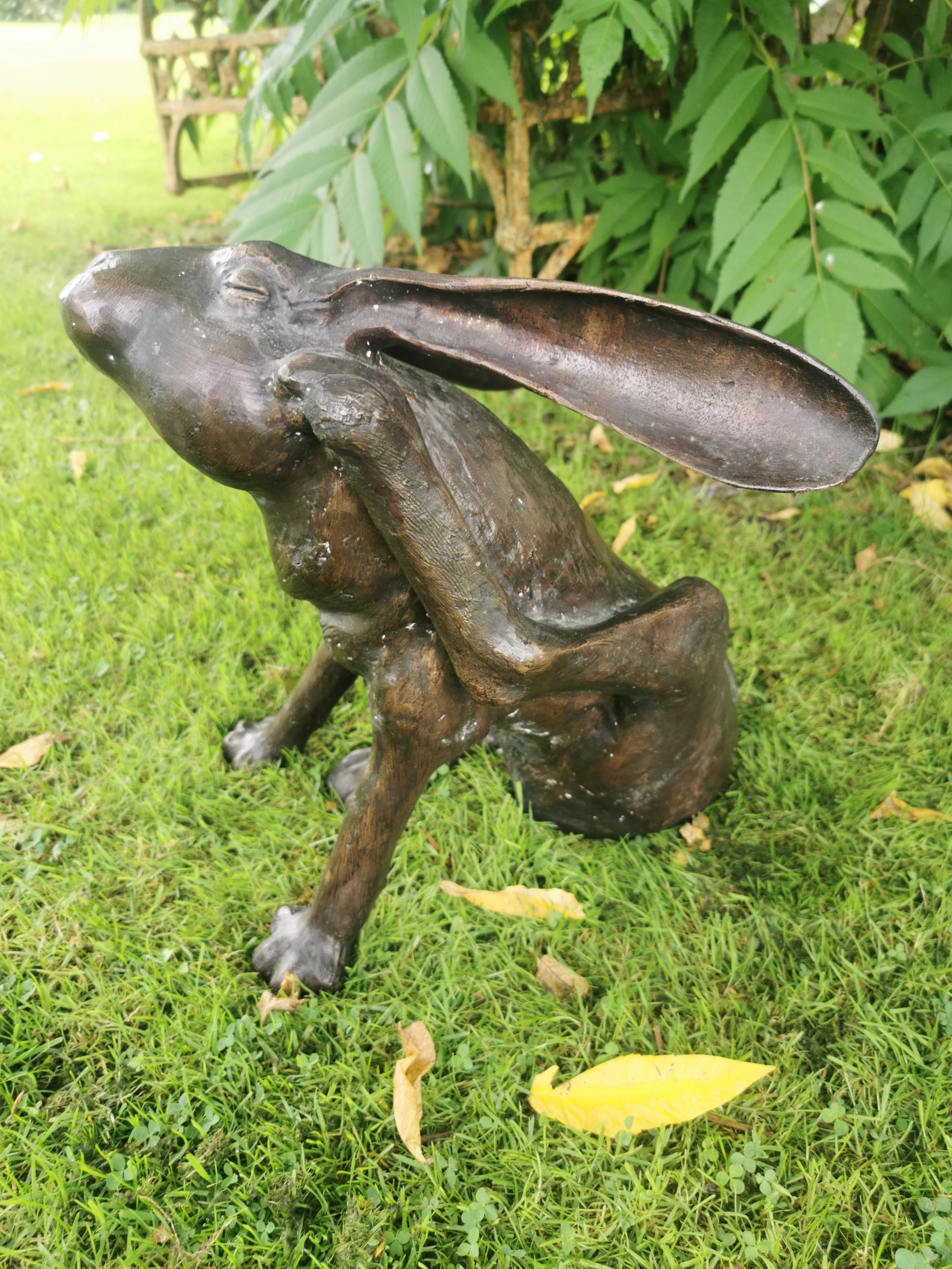 Bronze model of a seated hare - Bild 3 aus 5