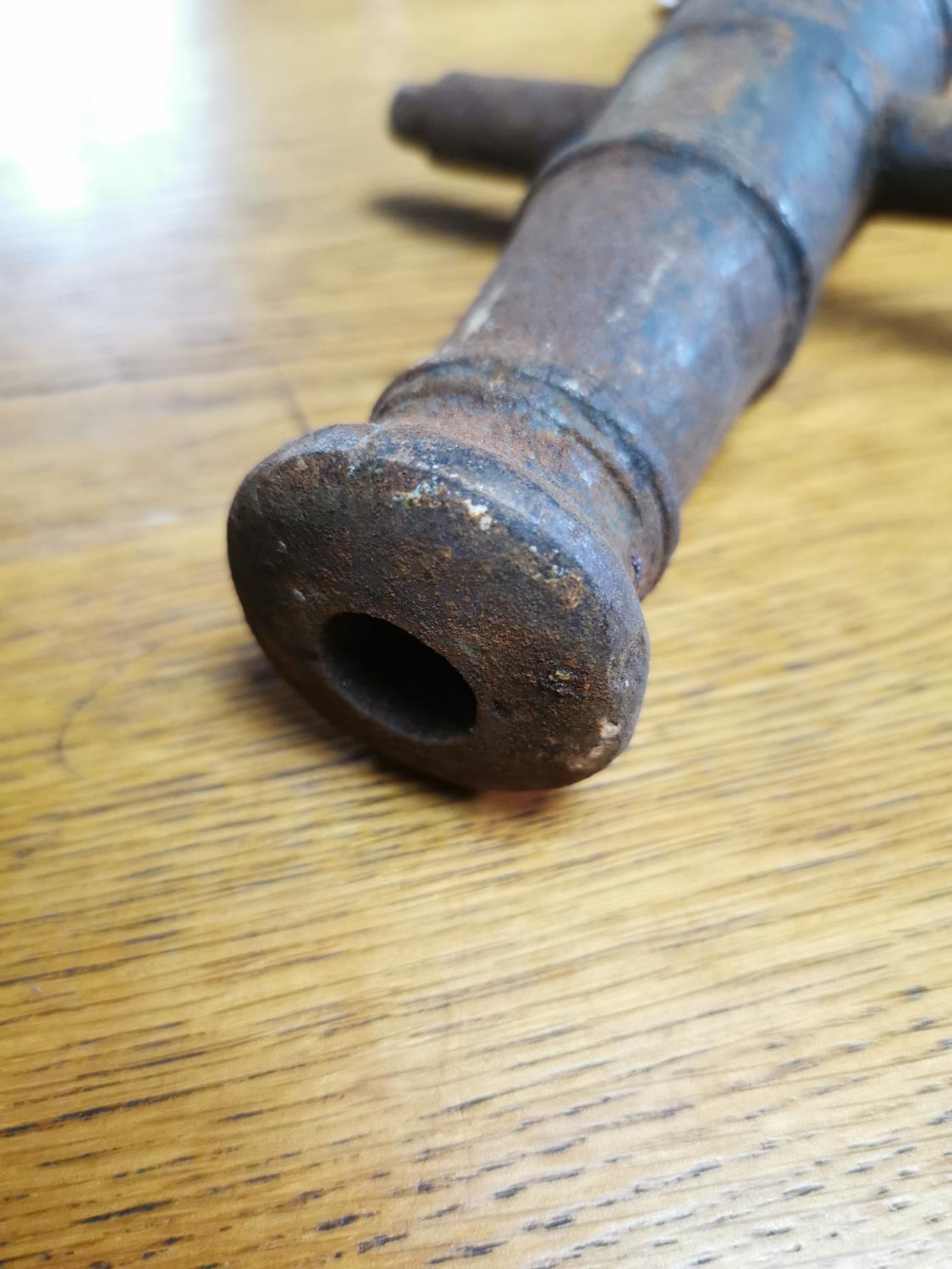 19th. C. metal cannon barrel. - Bild 2 aus 3