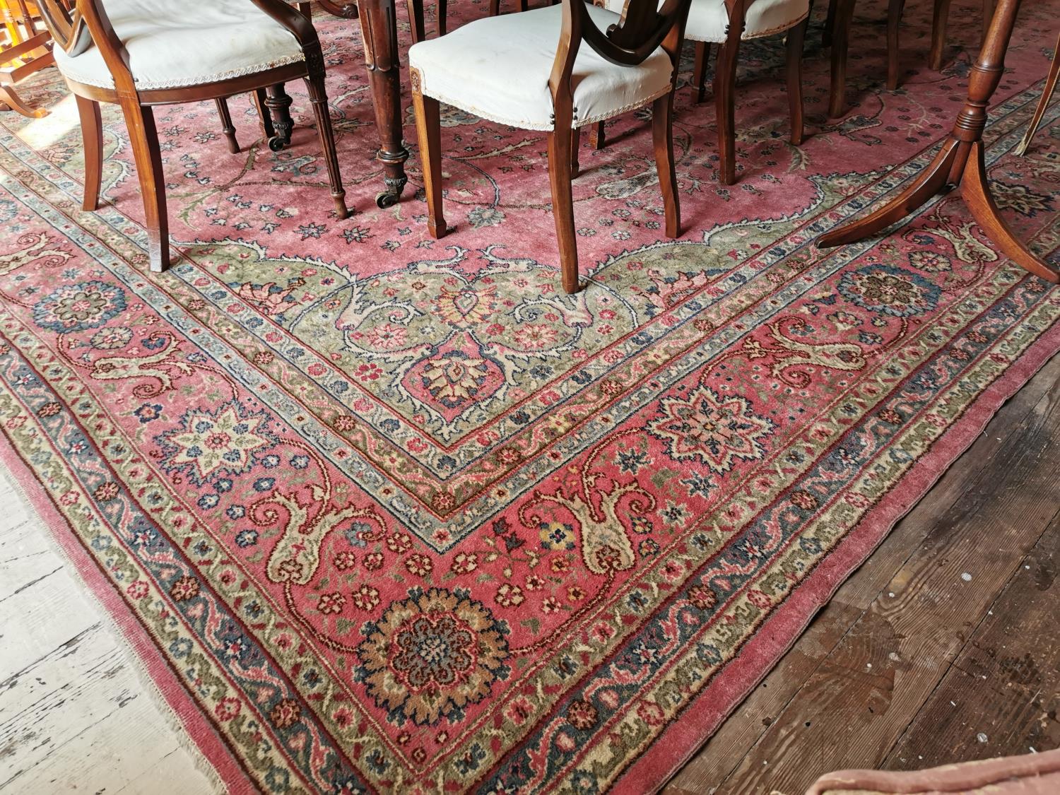 Large decorative carpet square. - Image 2 of 3