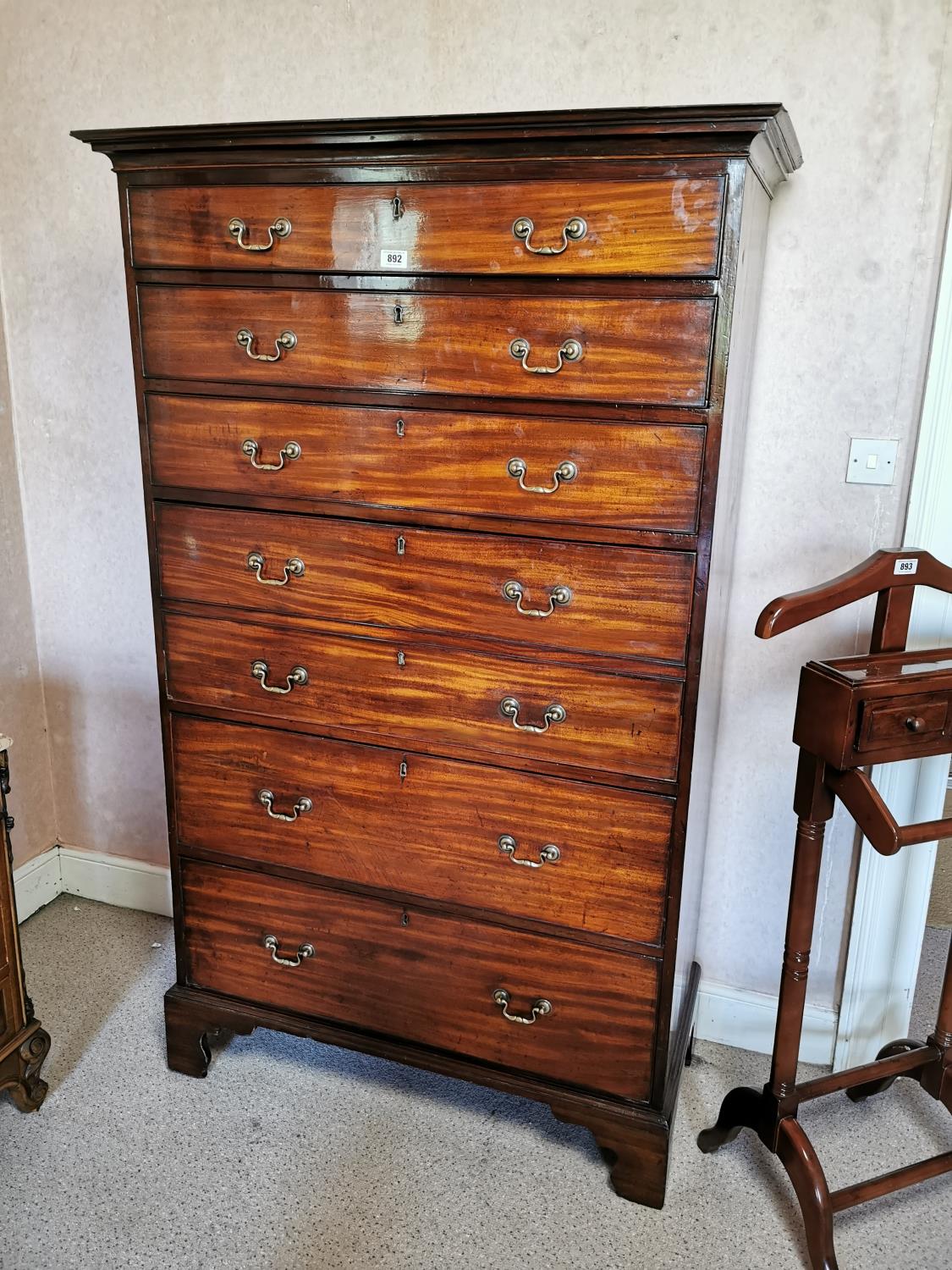 Irish Georgian mahogany chest of drawers.