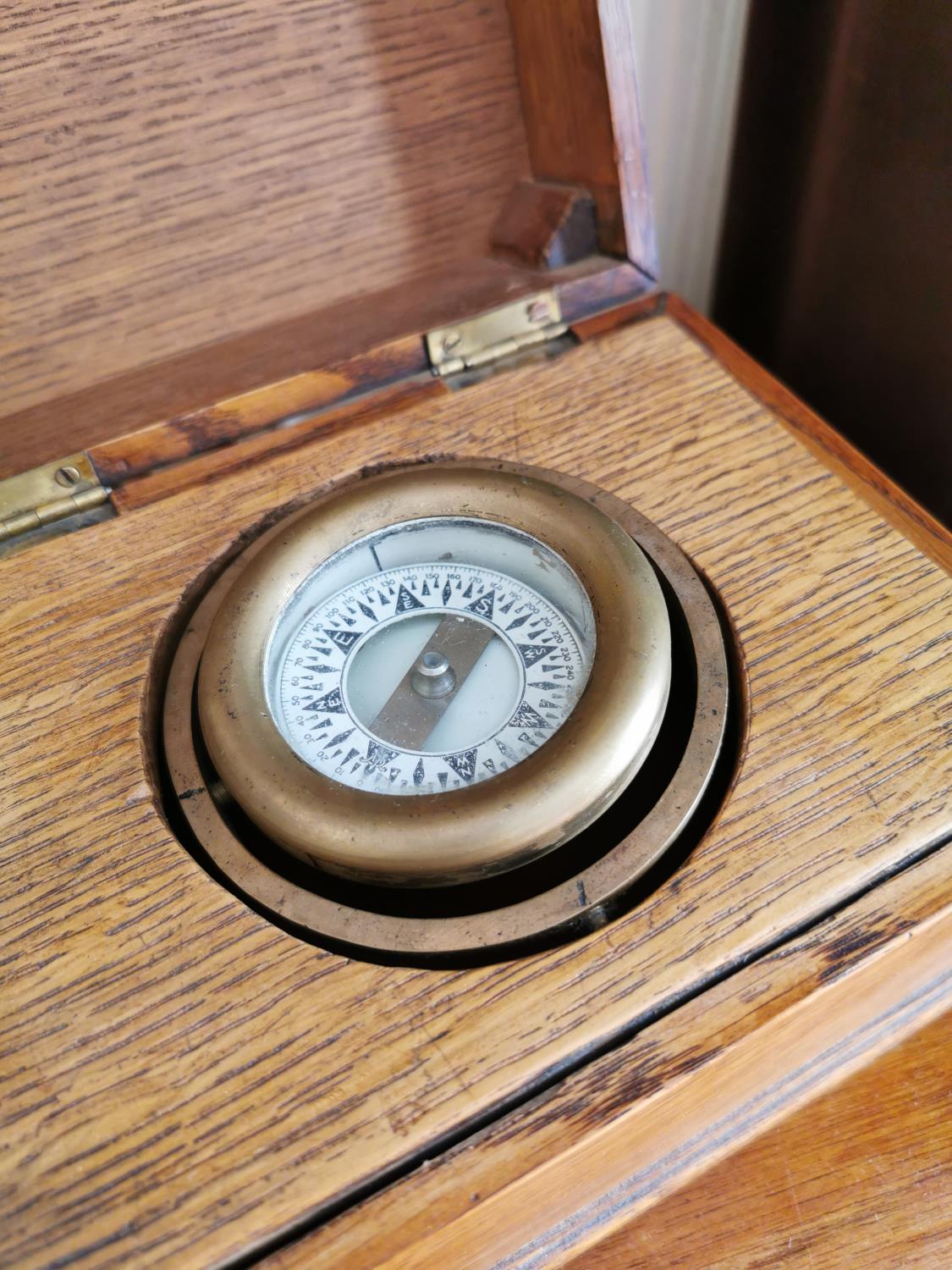 19th. C. ship's compass in an oak box - Image 2 of 2