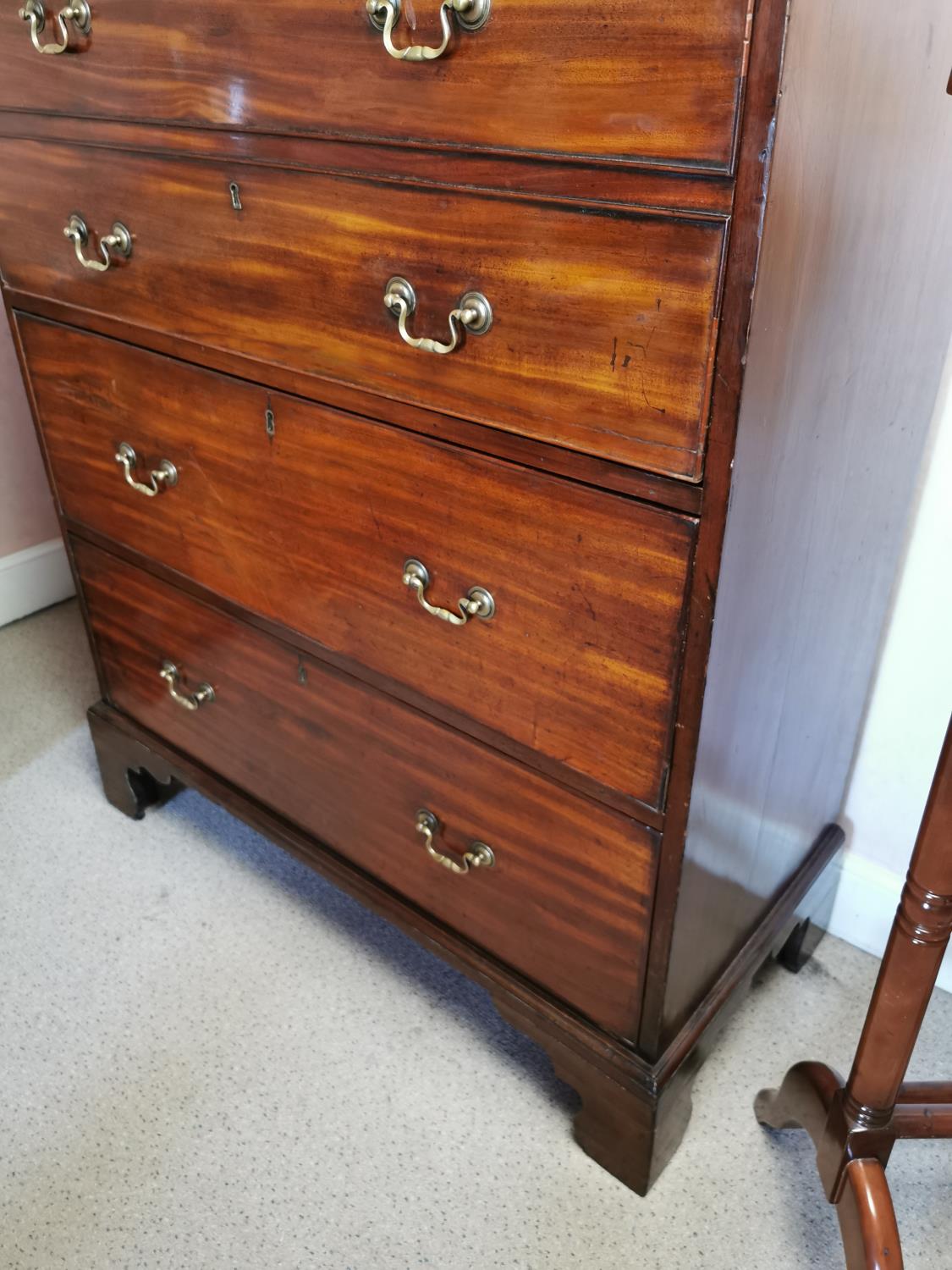Irish Georgian mahogany chest of drawers. - Image 3 of 4