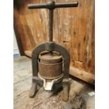 Early 20th. C. cast iron fruit press