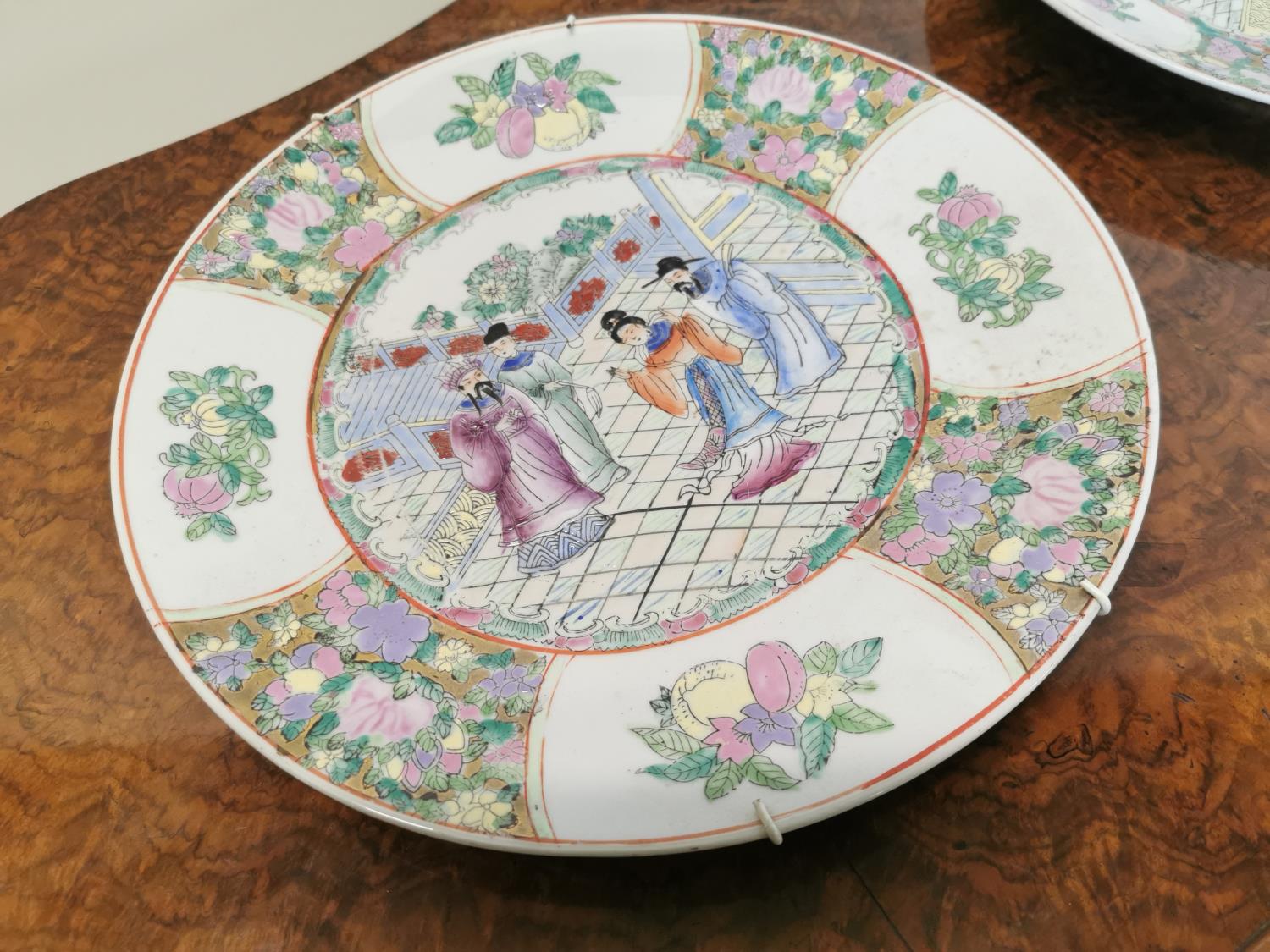 Two 19th C. Oriental ceramic plates. - Bild 3 aus 7
