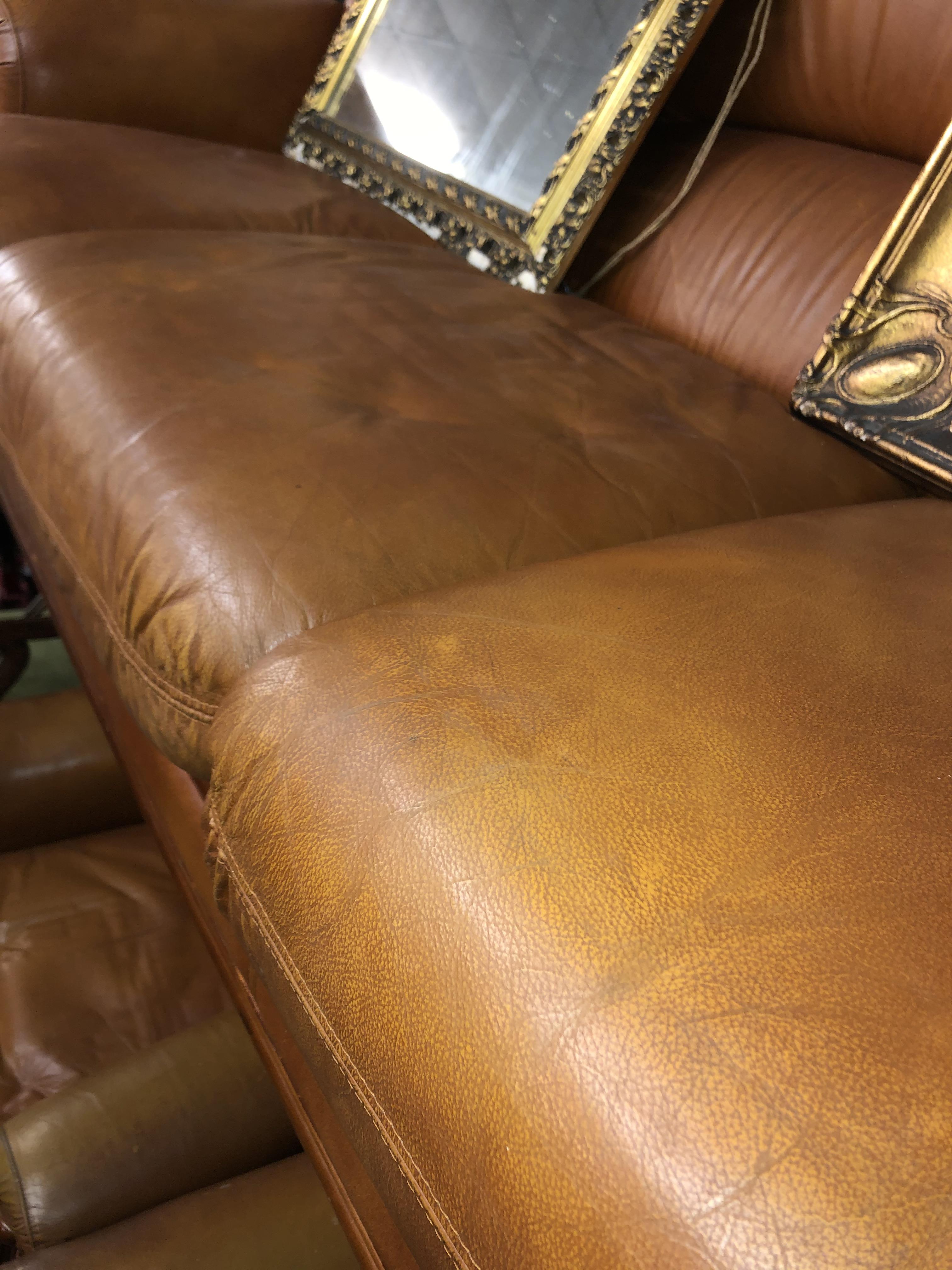 BROWN LEATHER SHOW FRAME THREE PIECE SUITE - Image 3 of 3