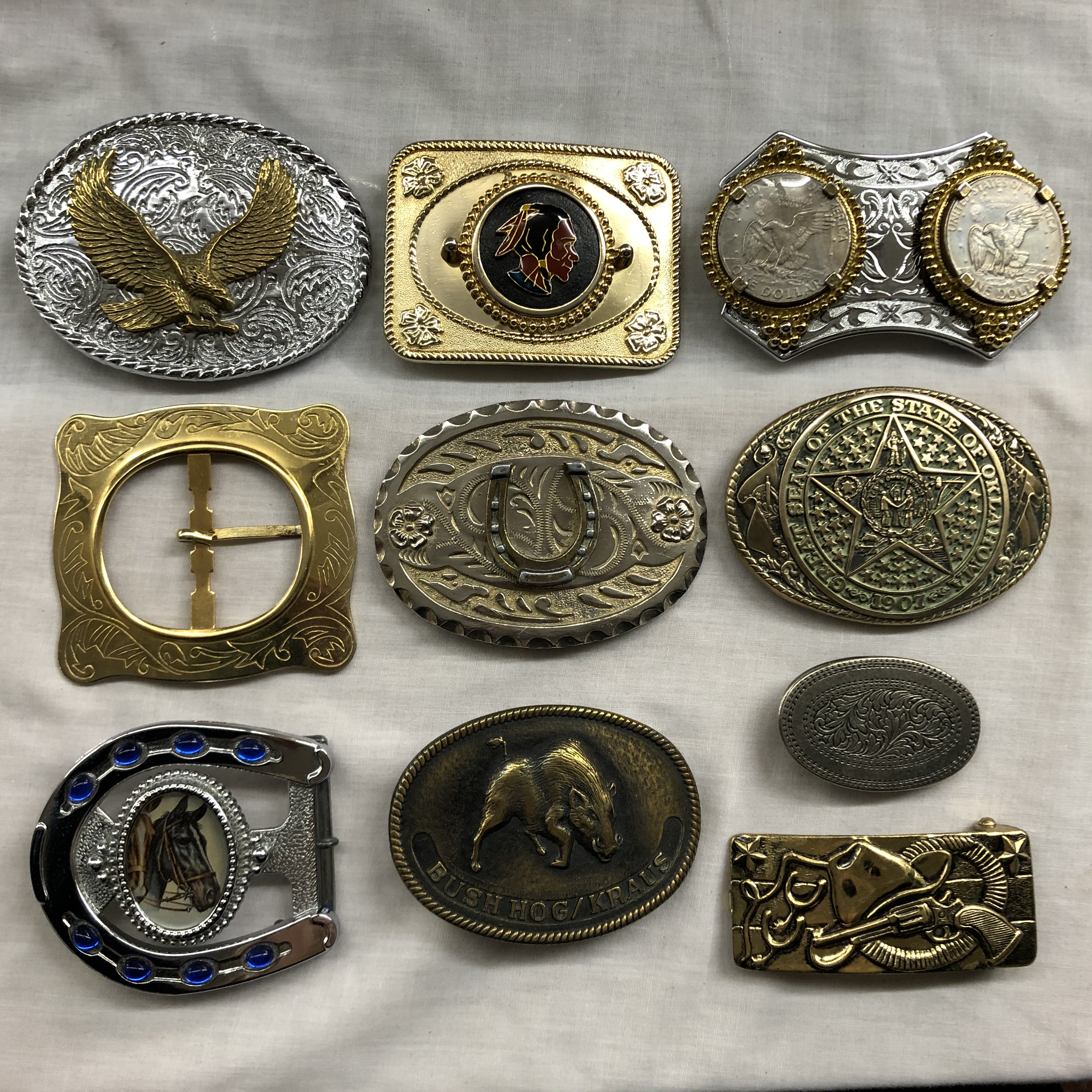 TUB OF USA RELATED METAL BELT BUCKLES INCLUDING DOUBLE ONE DOLLAR COIN MOUNTED BUCKLE AND OTHER