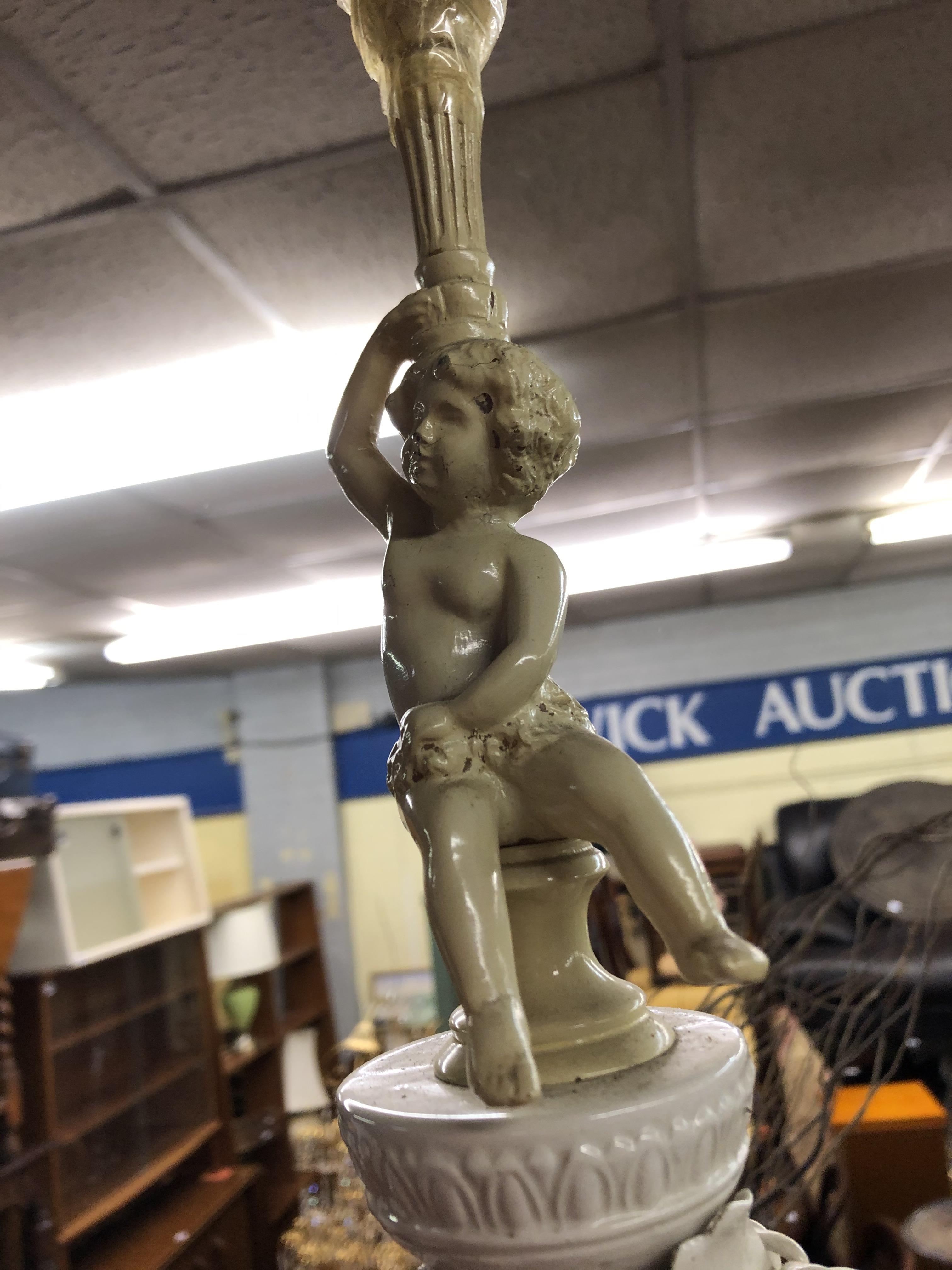 BLANC DE CHINE CHERUB FIGURAL LAMP - Image 3 of 3