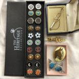 BOXED ATLAS TEN PAIRS OF GENTLEMAN'S CUFFLINK SET, TIE SLIDE,