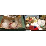 BOX CONTAINING AN AMBER GLASS DRESSING TABLE SET, VARIOUS TABLE LAMPS,