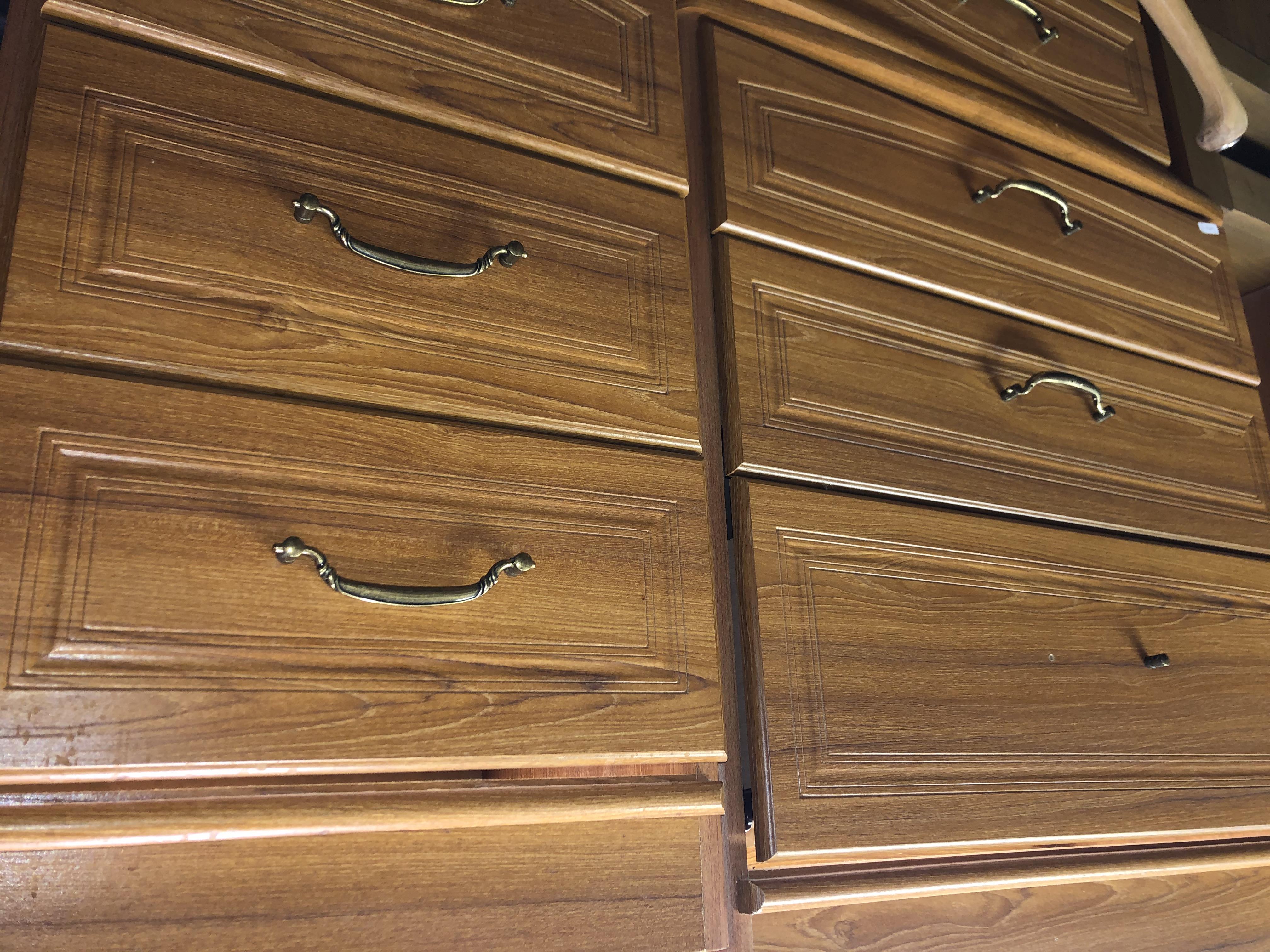 TEAK EFFECT THREE DRAWER CHEST AND MATCHING THREE DRAWER BEDSIDE CHEST 82CM H X 77CM W X 39CM D,