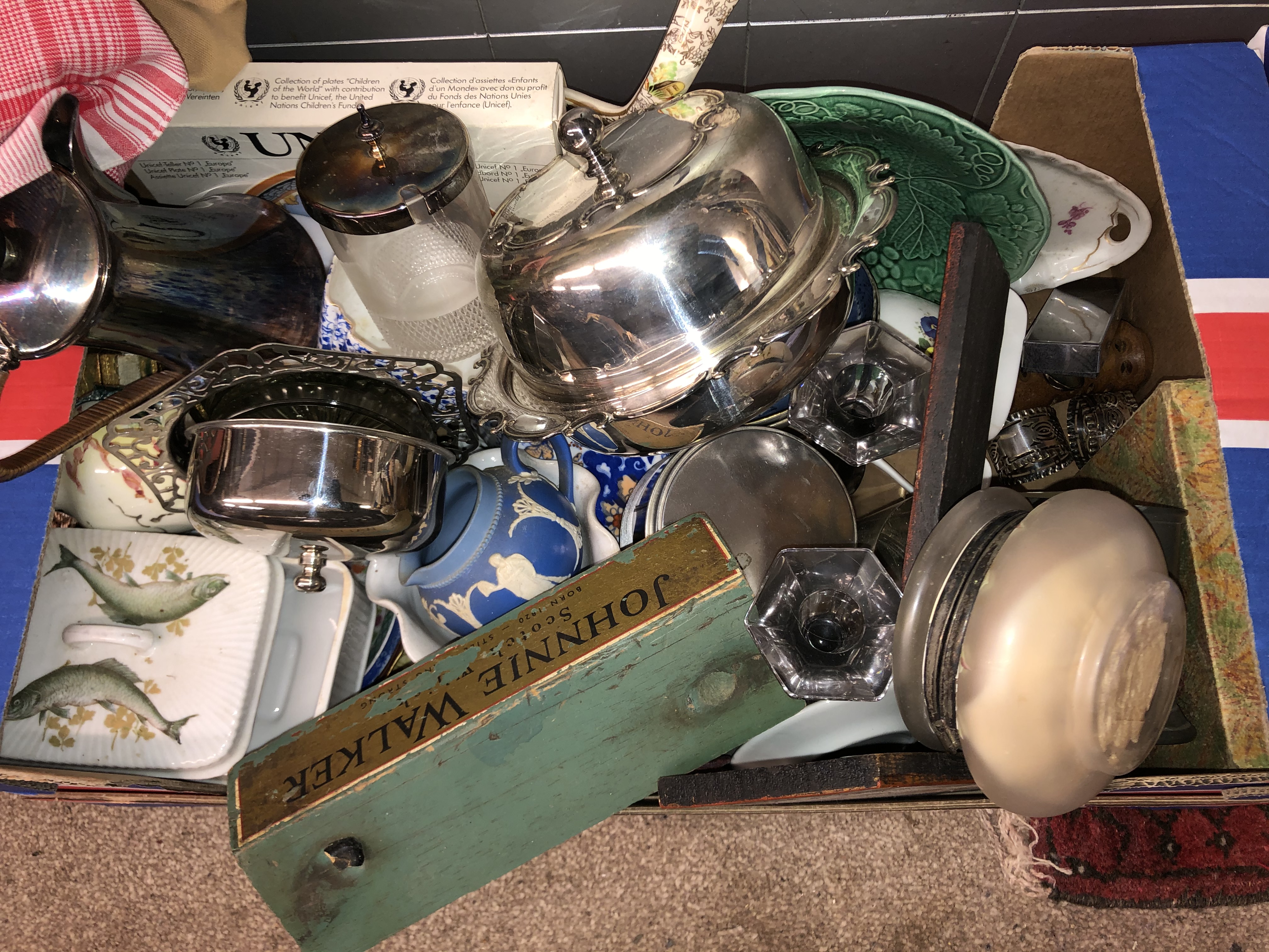 BOX CONTAINING EPNS MUFFINIER, WATER JUG,