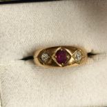 BOXED 18CT GOLD GYPSY STYLE THREE STONE RING 4.