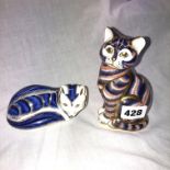 ROYAL CROWN DERBY SEATED CAT (SLIGHT CHIP TO PAW) AND A RECUMBENT FOX