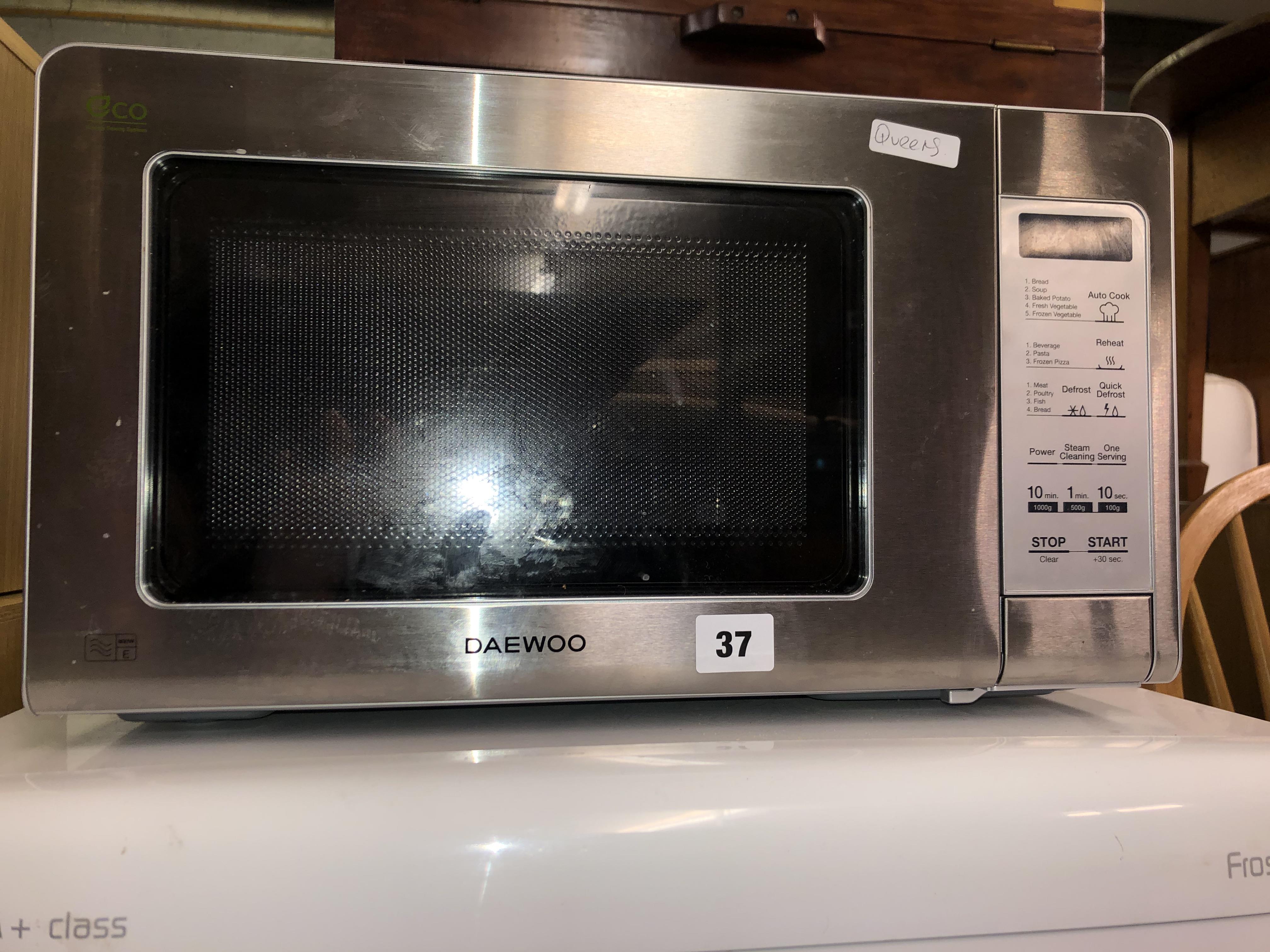 SILVER DAEWOO ECHO MICROWAVE OVEN