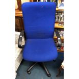 BLUE MOQUETTE SWIVEL OFFICE ARMCHAIR