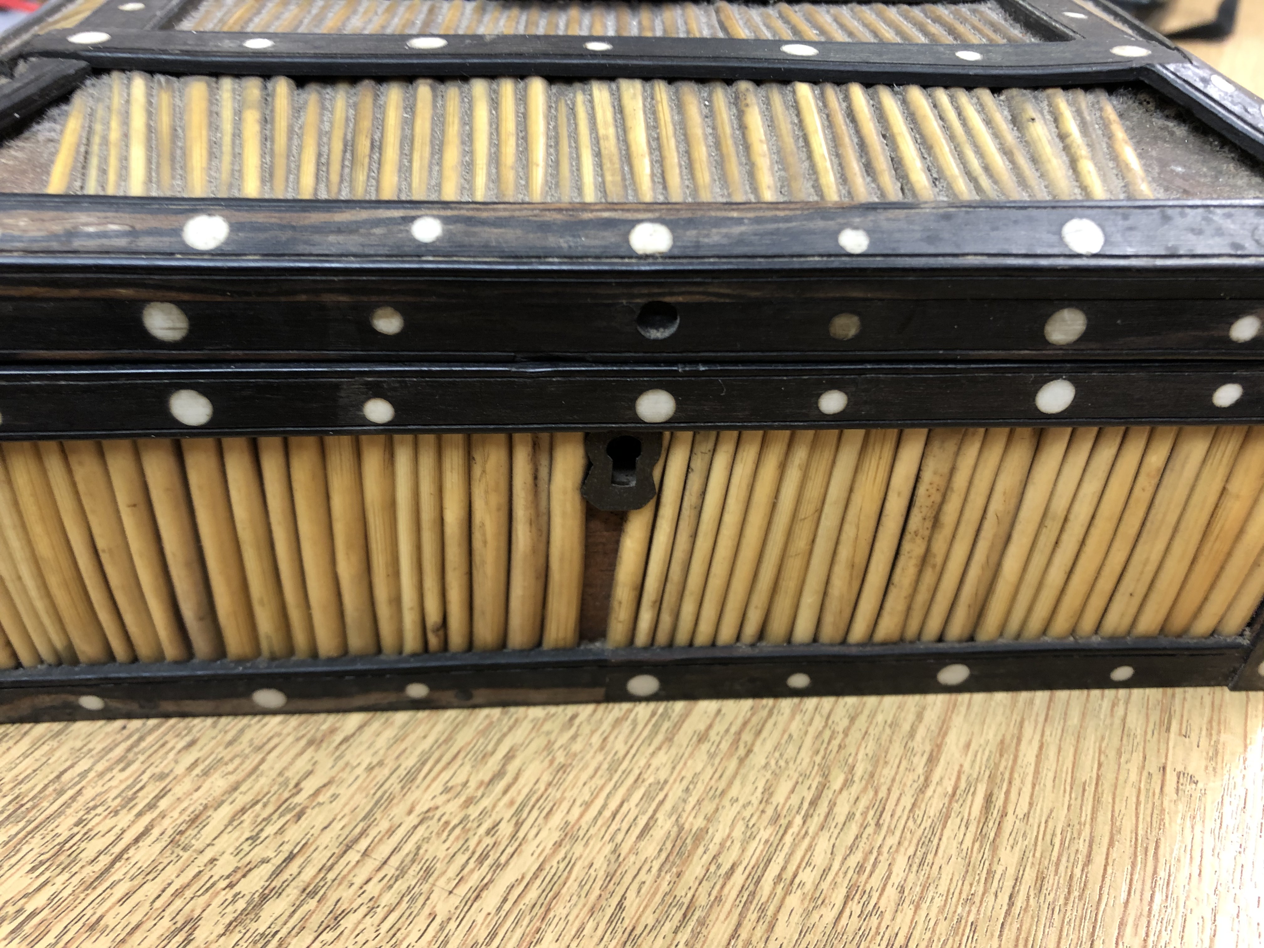 19TH CENTURY EBONY AND QUILL JEWELLERY BOX A/F AND AN AUTO RADIO FINDER SPARE PARTS BOX - Image 3 of 7