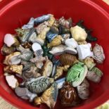 TUB OF WADE WHIMSIES INCLUDING PETS AND WILDLIFE AND A VINTAGE WADE PORCELAIN CHERUB BOWL