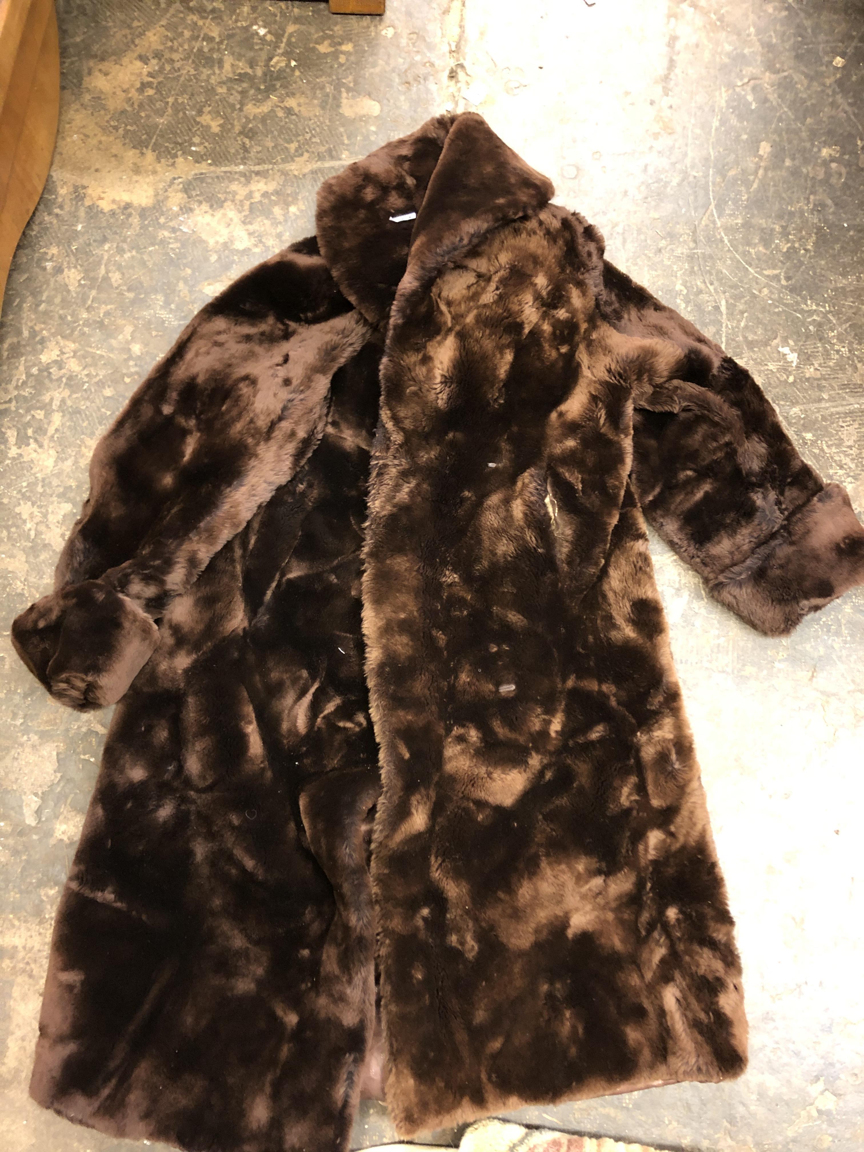 VINTAGE BROWN 3/4 LENGTH FAUX FUR COAT