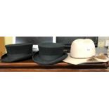 AUSTRALIAN AKUBRA 61 HAT AND TWO DEADMAN TOP HATS 2XL