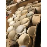 BOX OF ROYAL FAMILY/MONARCH RELATED CERAMICS INCLUDING MUGS AND CUPS, ETC.