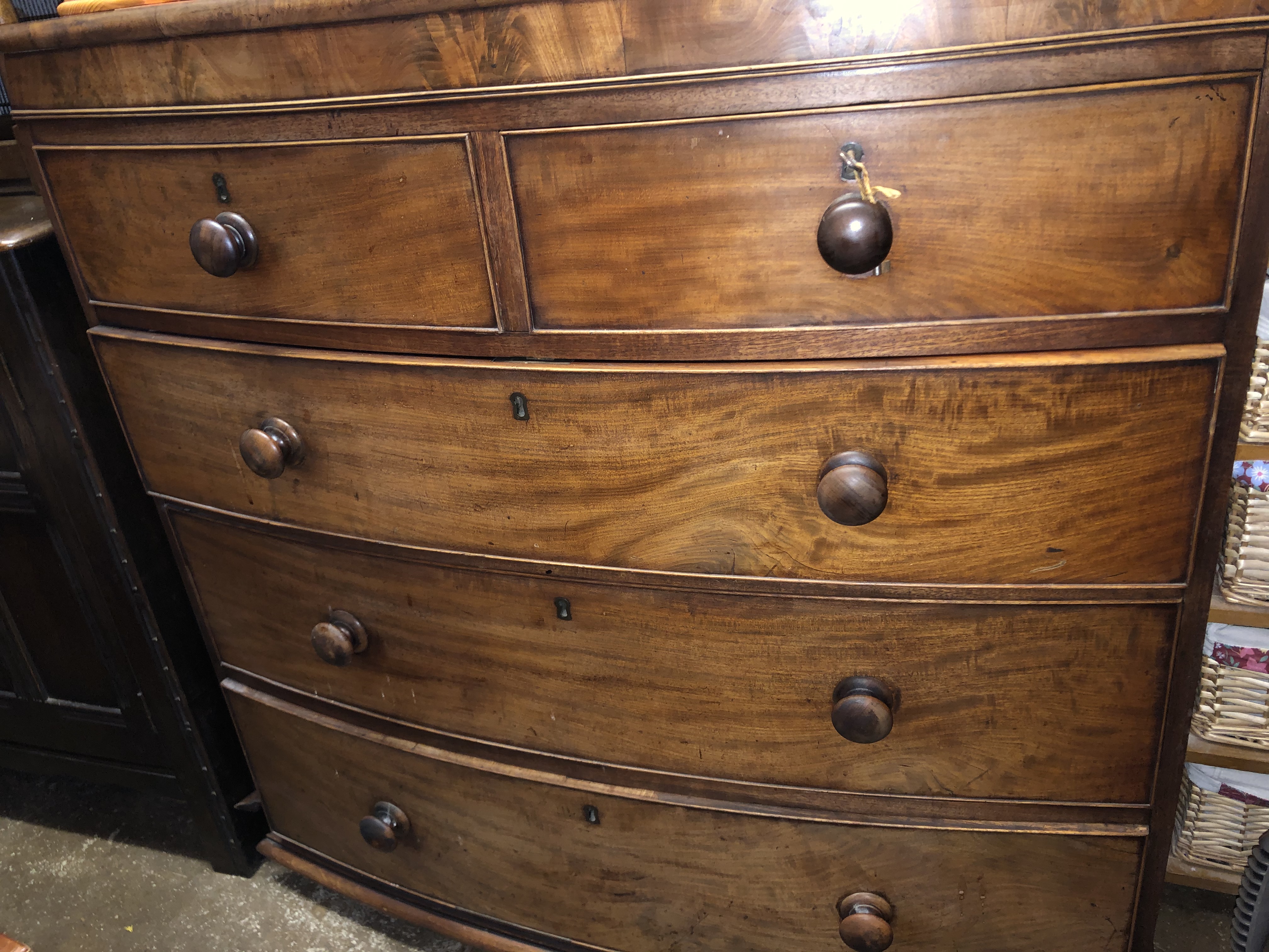 VICTORIAN MAHOGANY BOW FRONTED TWO OVER THREE DRAWER CHEST