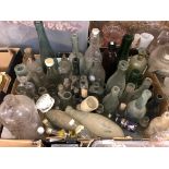 BOX OF ASSORTED GREEN AND CLEAR GLASS BOTTLES, COD BOTTLES,