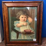 VICTORIAN LITHOGRAPHIC PRINT CHILD IN HIGH CHAIR IN MOULDED MAPLE FRAME F/G 27 X 33.