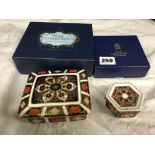 BOXED ROYAL CROWN DERBY A1297 PATTERN HEXAGONAL TRINKET BOX AND COVER