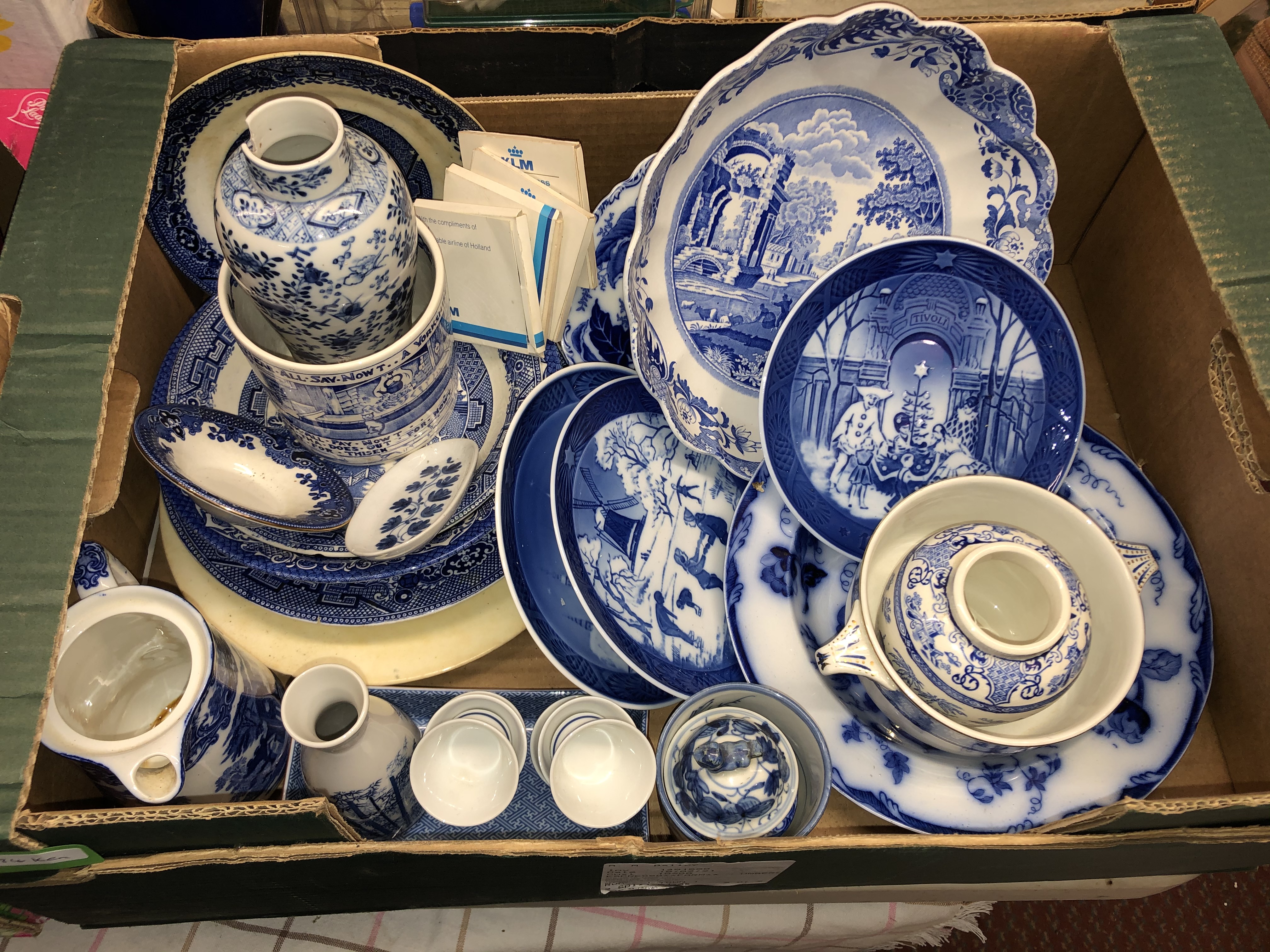 BOX OF BLUE AND WHITE TRANSFER PRINTED WARE, SPODE ITALIAN SERIES DISH, CHINESE BALUSTER VASE A/F,