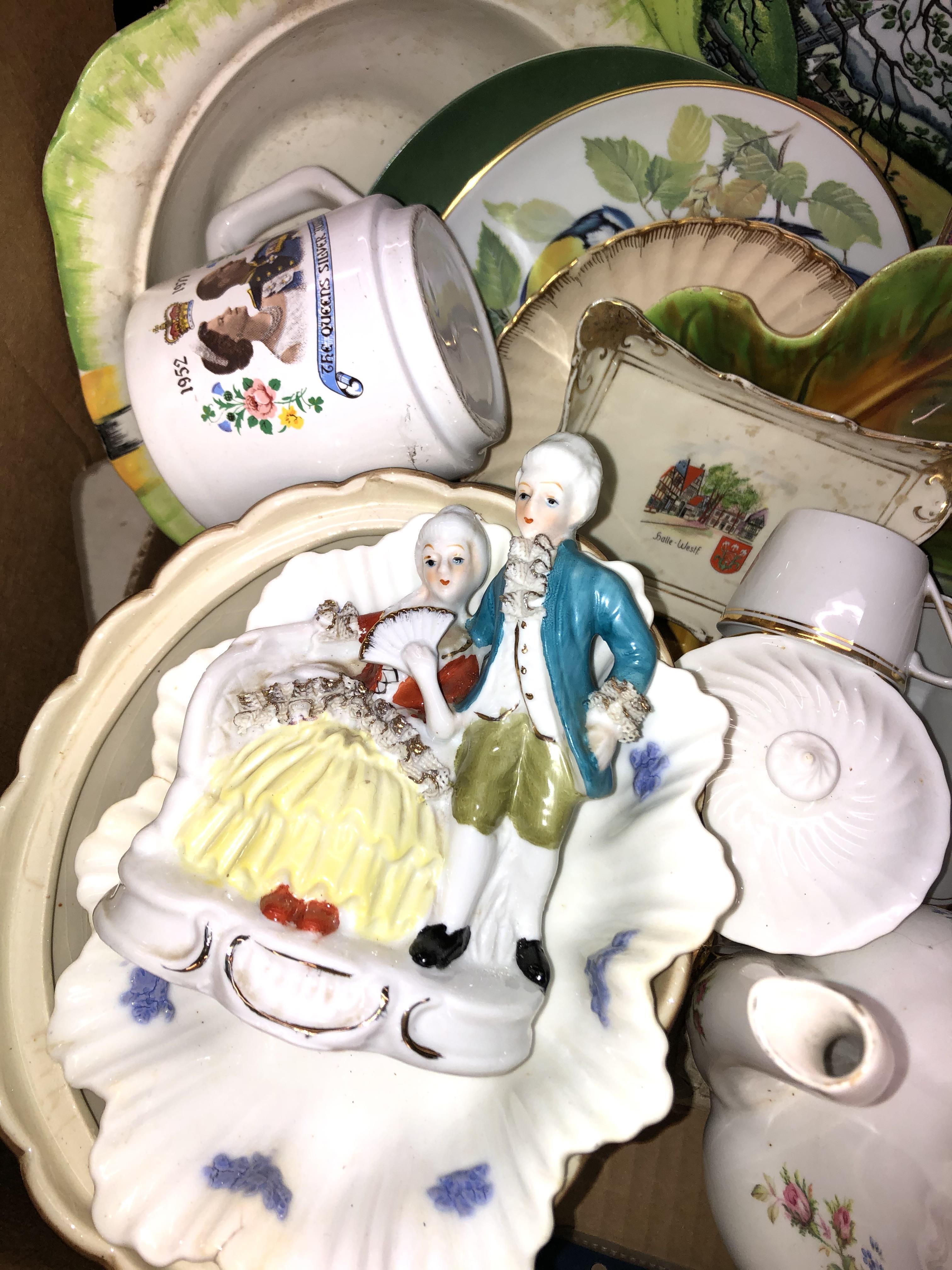 CARTON CONTAINING MISCELLANEOUS CERAMIC PLATES, LIMITED EDITION PLATES, ROYAL ALBERT TEAPOT, - Bild 2 aus 5