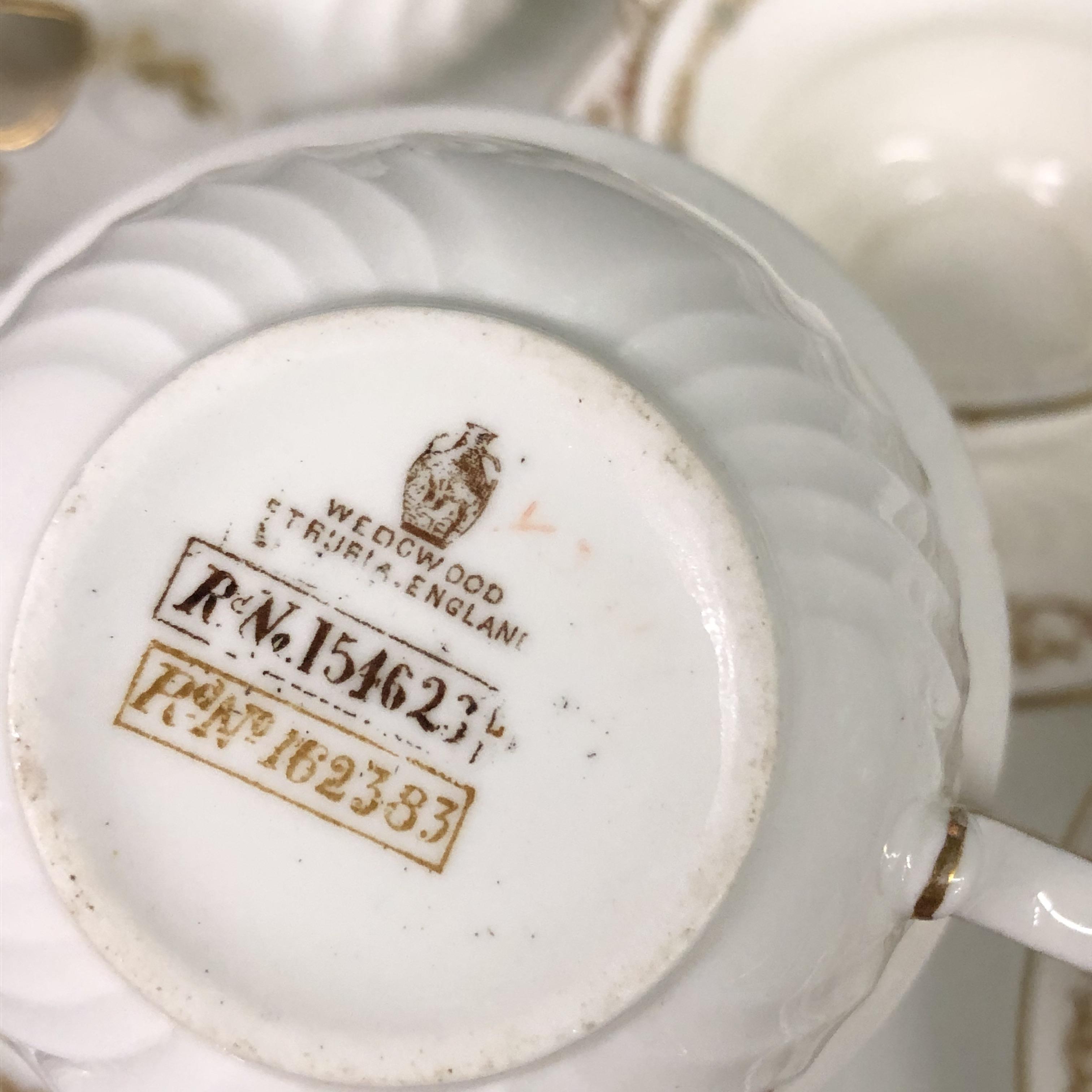 WEDGWOOD EUTURIA RD:154623 FLORAL GILDED TETE A TETE ON TRAY WITH TWO ADDITIONAL CUPS AND SAUCERS - Bild 3 aus 5