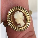 9CT GOLD CAMEO SET RING SIZE L 3.2G APPROX.