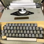 PORTABLE DIPLOMAT SUPER MANUAL TYPEWRITER