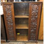 OAK OPEN BOOKCASE WITH CARVED OPENING DOORS (DIMENSIONS-W.77CM,H.98CM,D.