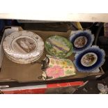 BOX CONTAINING ARTHUR WOODS WALL POCKET, CROWN DEVON PLATE,