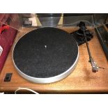 ACOUSTIC RESEARCH TURNTABLE