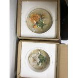 BOXED PAIR OF CAPO DI MONTE BAS RELIEF PLATES 0 ENGLAND'S ROSE AND BELLEZZA WITH CERTIFICATES