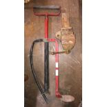 VINTAGE STIRRUP PUMP AND A SMALL BENCH VICE