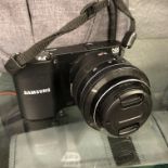 SAMSUNG NX1000 DIGITAL CAMERA IN CARRY CASE