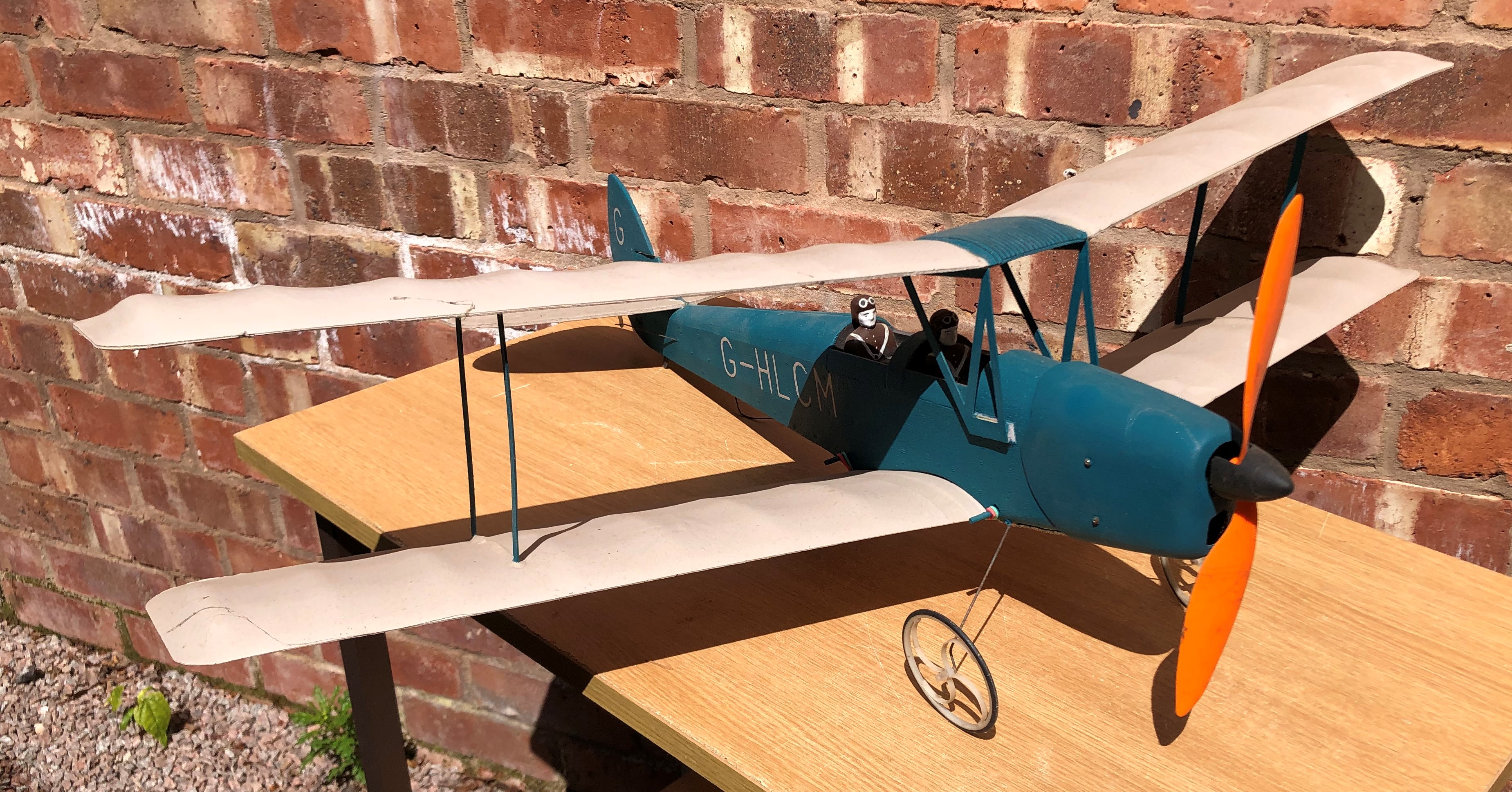 MODEL OF THE TWIN PILOT BI-PLANE G-HLCM