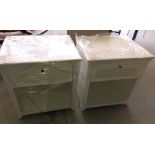 PAIR OF MODERN WHITE LOUVRE DRAWER FRONT BEDSIDE UNIT