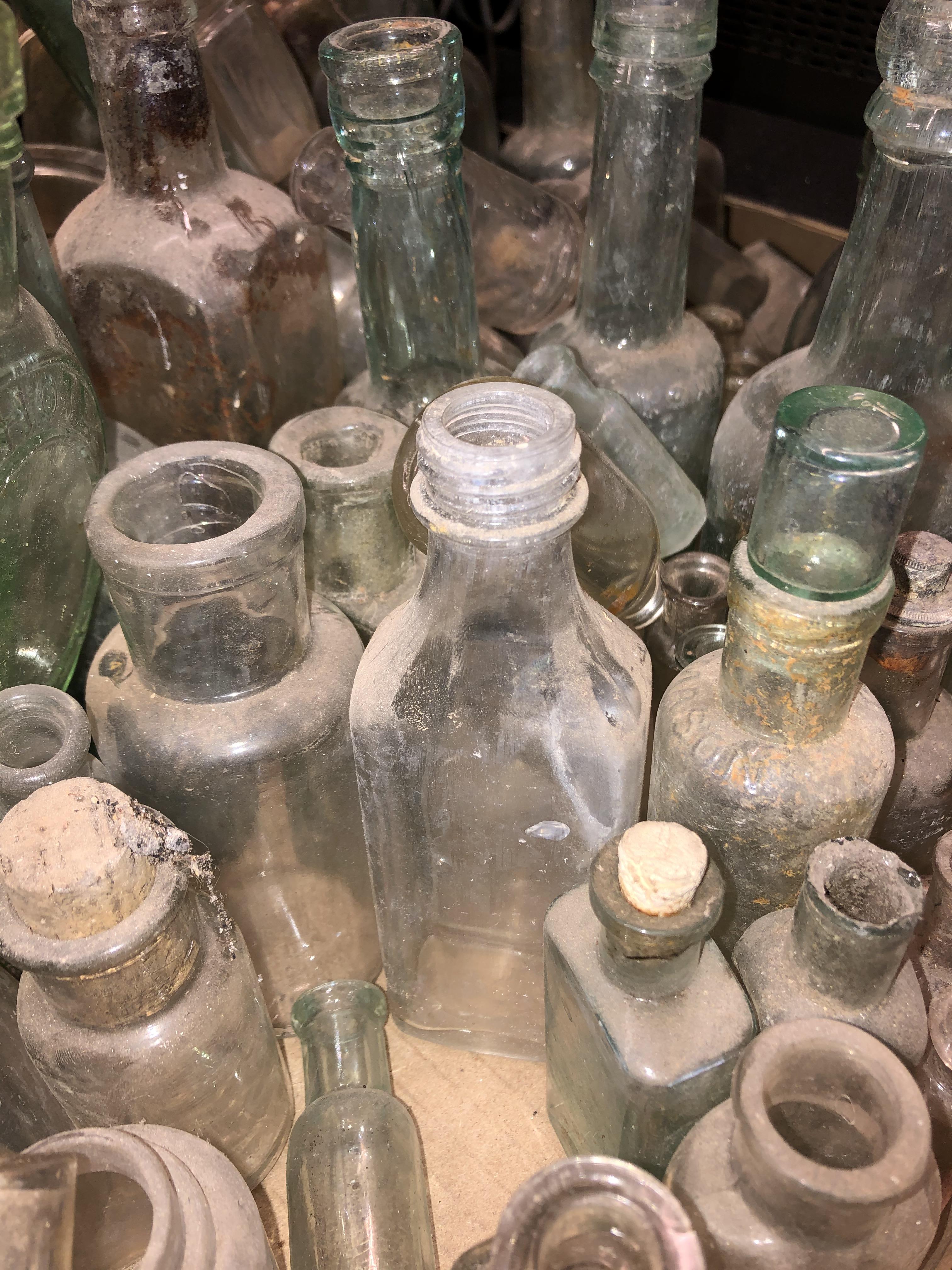 VINTAGE BLUE AND COLOURED GLASS BOTTLES AND ADVERTISING BOTTLES - Image 7 of 7