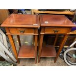 PAIR OF MAHOGANY CHEQUER STRUNG DECORATED BEDSIDE TABLES WITH DRAWER AND UNDERSHELF