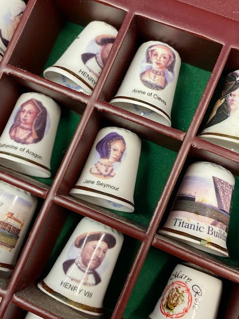 SELECTION OF CERAMIC AND PEWTER THIMBLES - Image 7 of 7