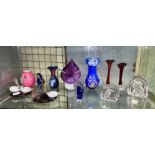 SELECTION OF DECORATIVE GLASSWARE INCLUDING RUBY VASES,