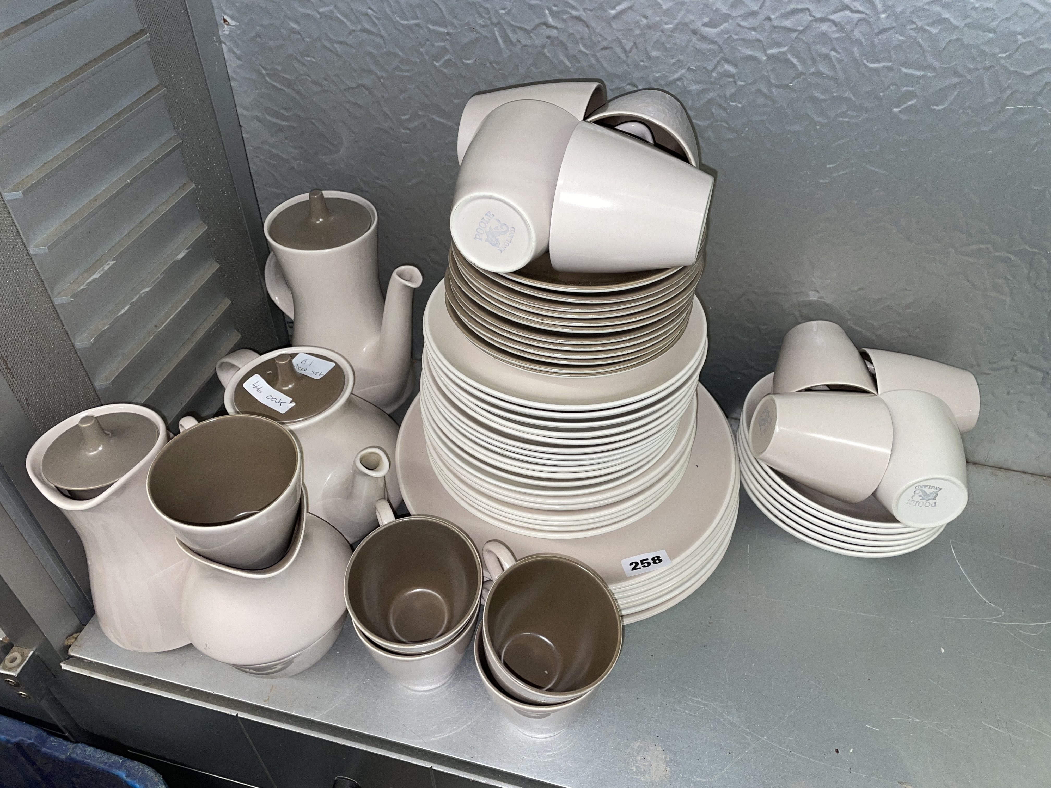 61 PIECE POOLE PART DINNER AND TEA SET