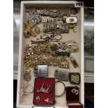 TRAY OF MISCELLANEOUS JEWELLERY INCLUDING WHITE METAL EGYPTIAN INSPIRED BRACELET, PASTE BROOCHES,